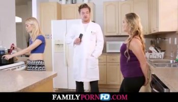 Melanie fingering her cunt